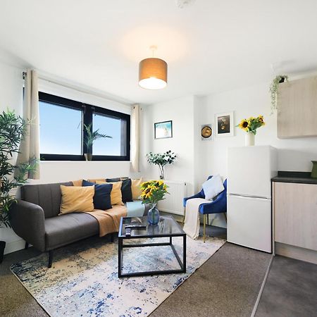 Modern Apartments With Free Parking Near Heathrow Colnbrook Luaran gambar
