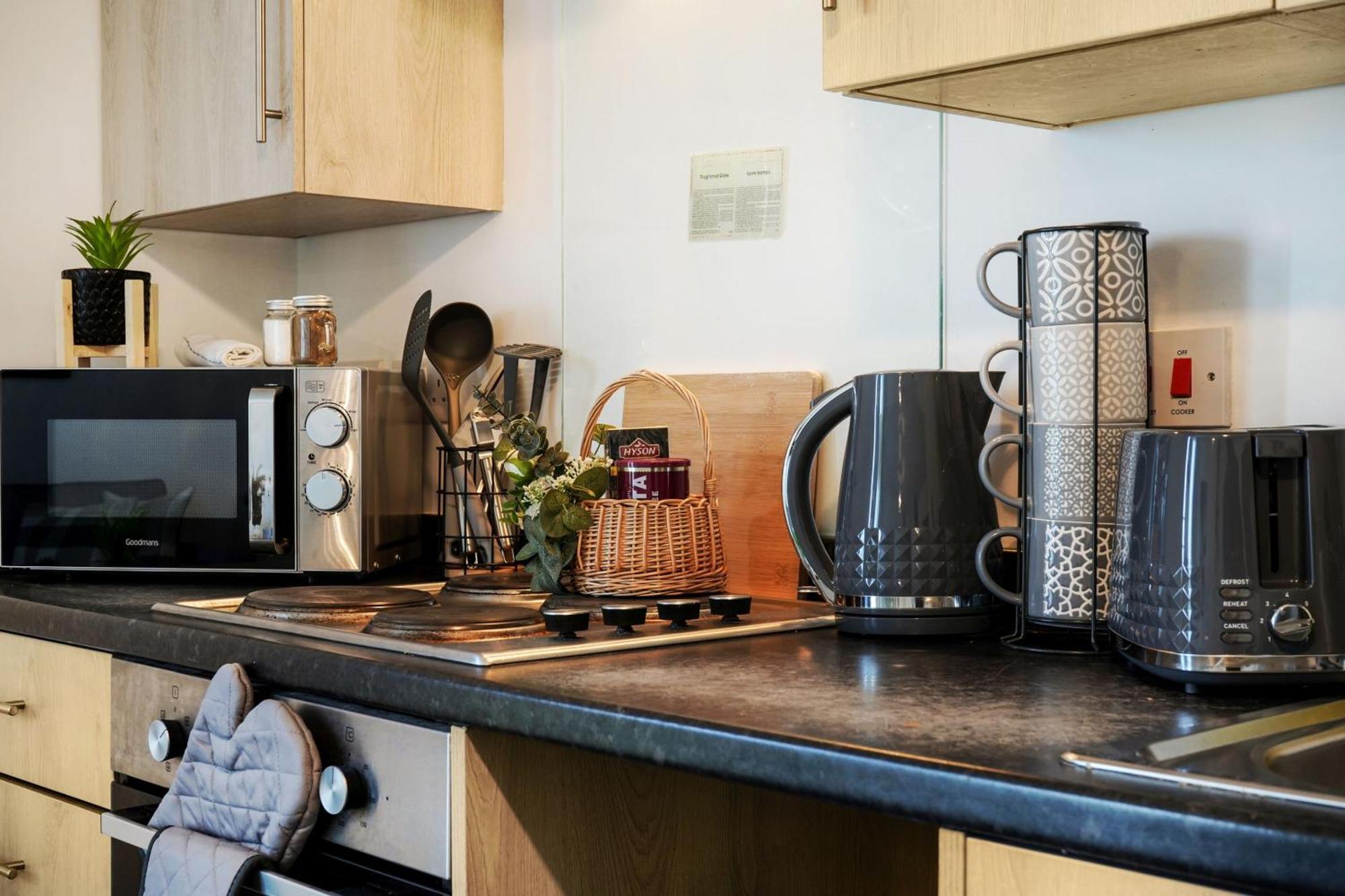 Modern Apartments With Free Parking Near Heathrow Colnbrook Luaran gambar
