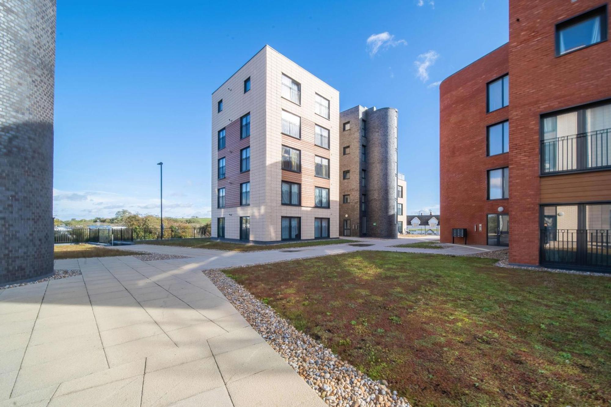 Modern Apartments With Free Parking Near Heathrow Colnbrook Luaran gambar