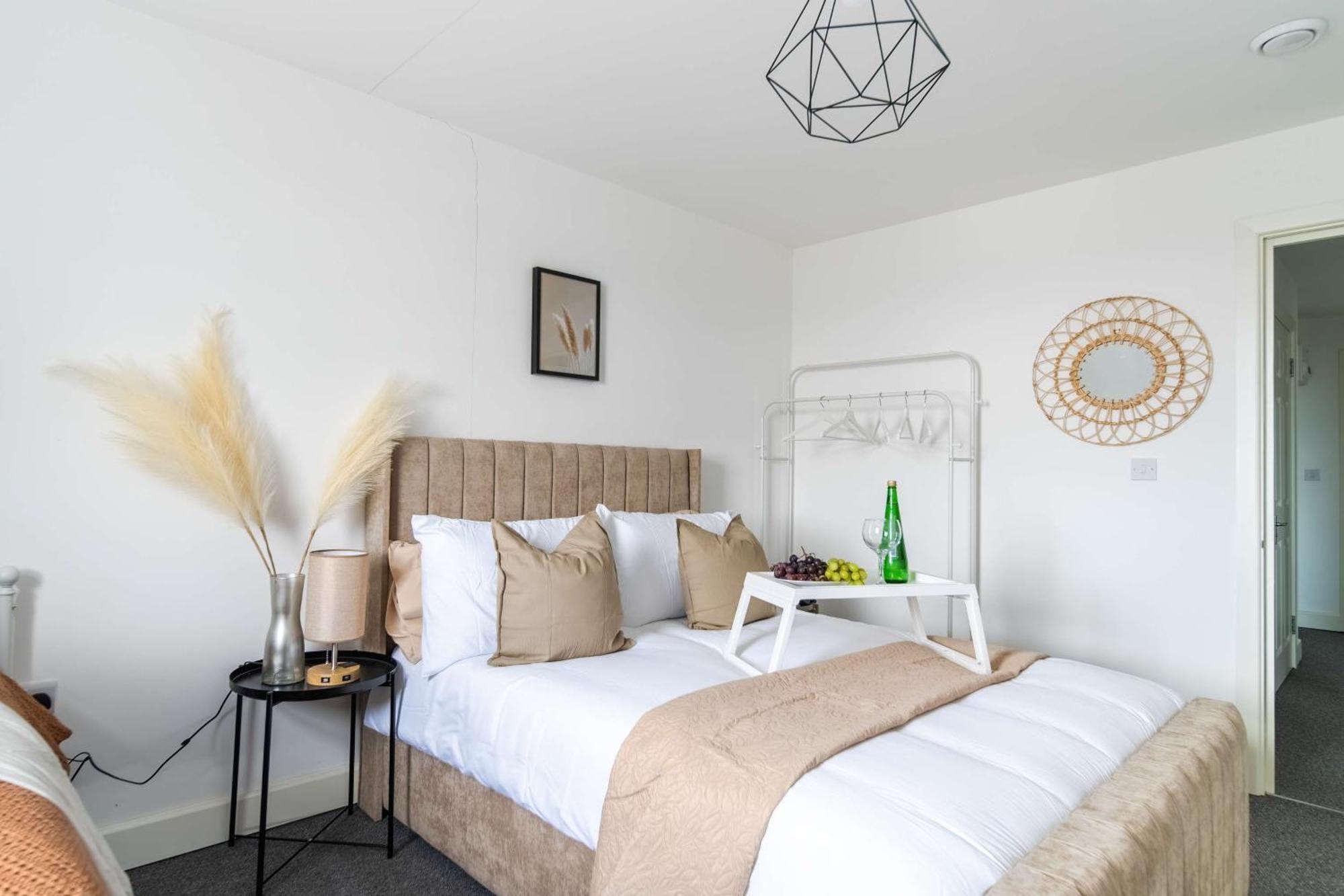 Modern Apartments With Free Parking Near Heathrow Colnbrook Luaran gambar