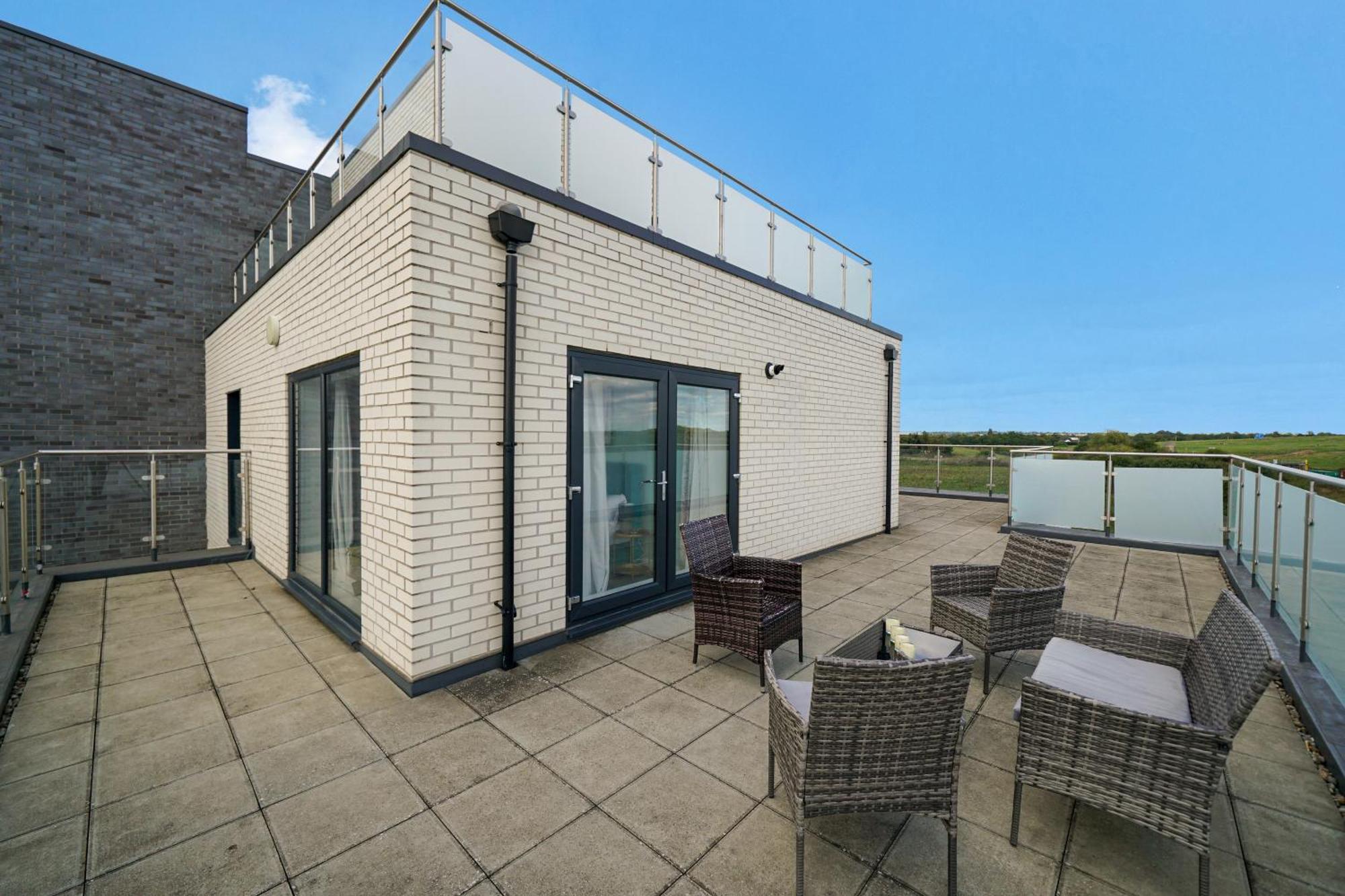 Modern Apartments With Free Parking Near Heathrow Colnbrook Luaran gambar