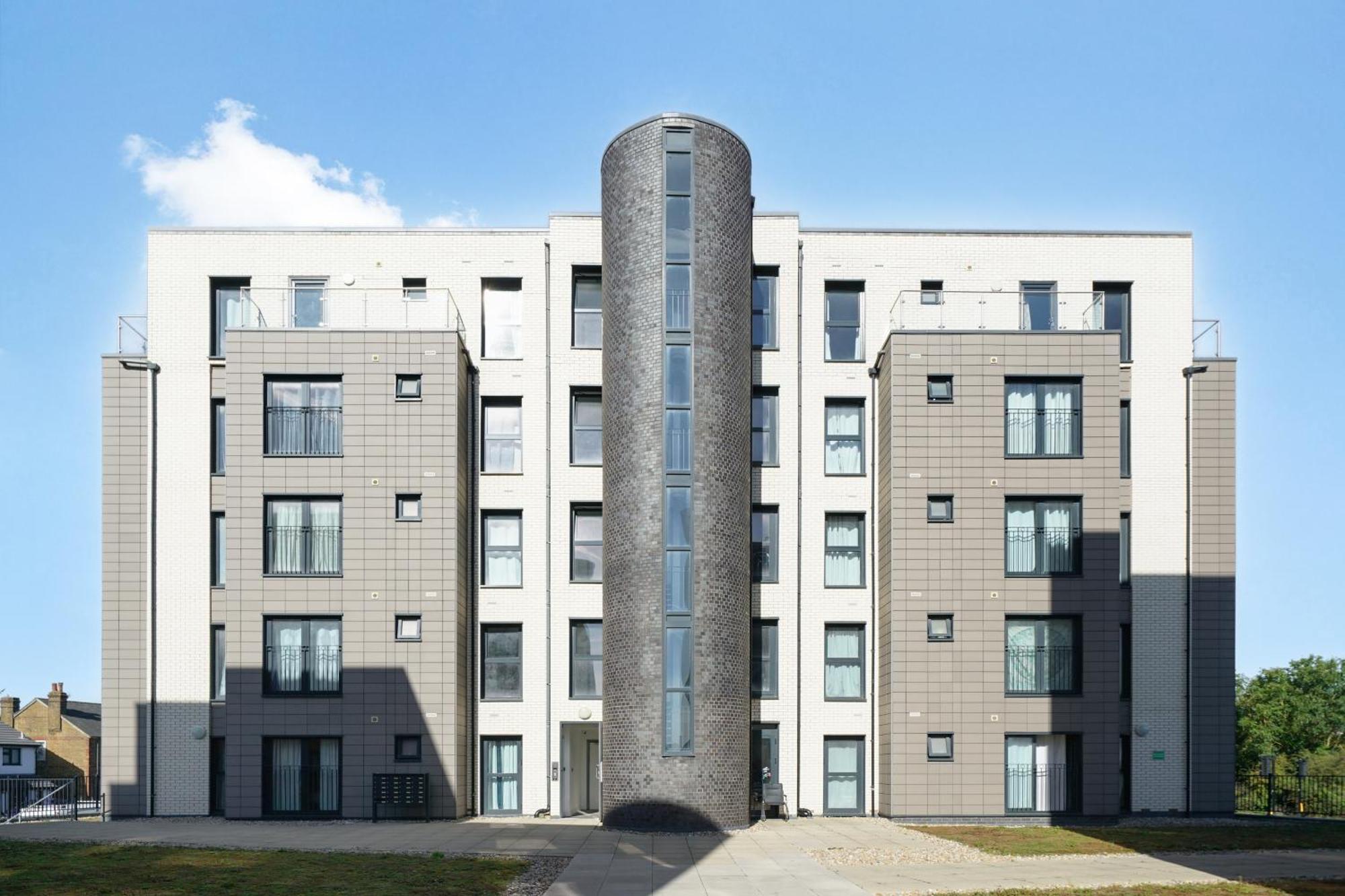 Modern Apartments With Free Parking Near Heathrow Colnbrook Luaran gambar